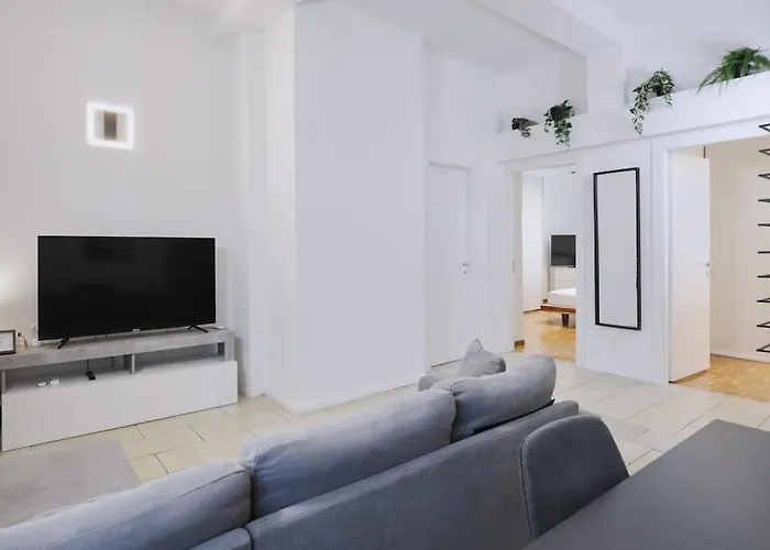 Lenny'S Central Apartment